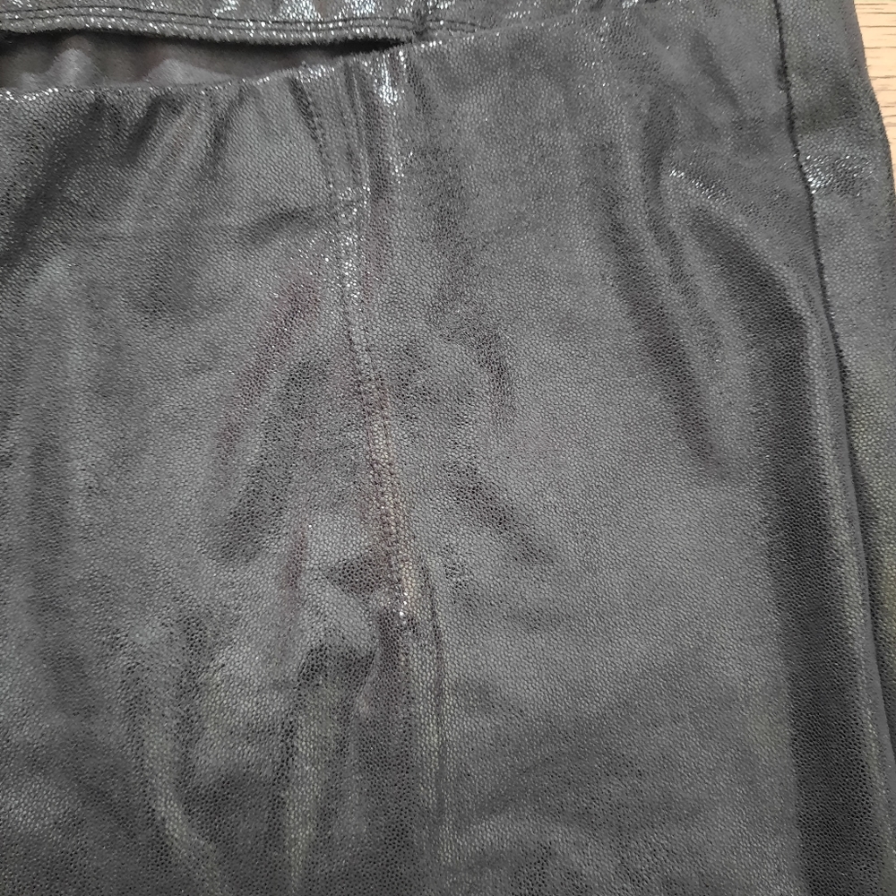 Hue Glossy Shiny Leggings - Picture 3 of 13